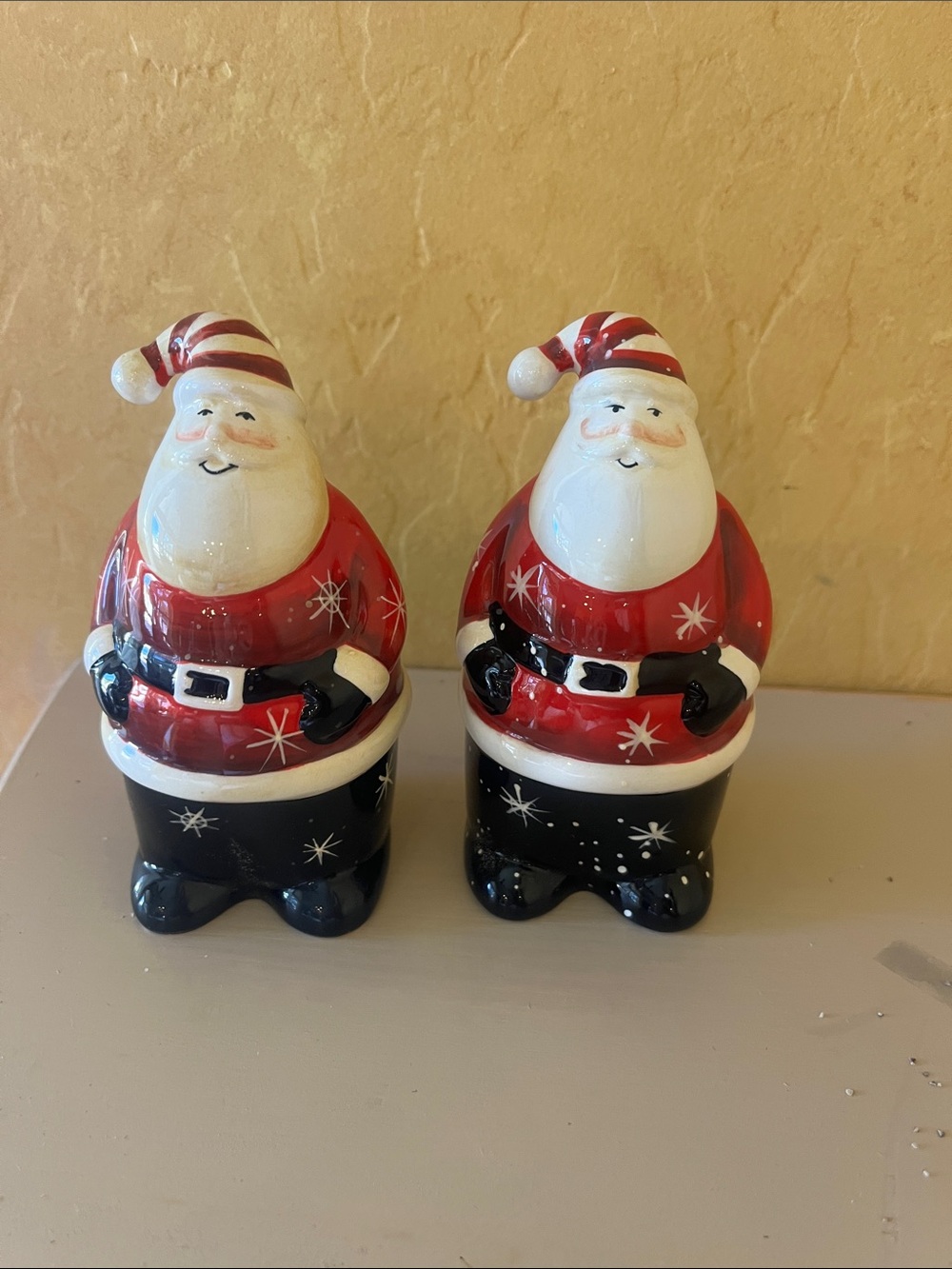 Santa Salt & Pepper Shakers